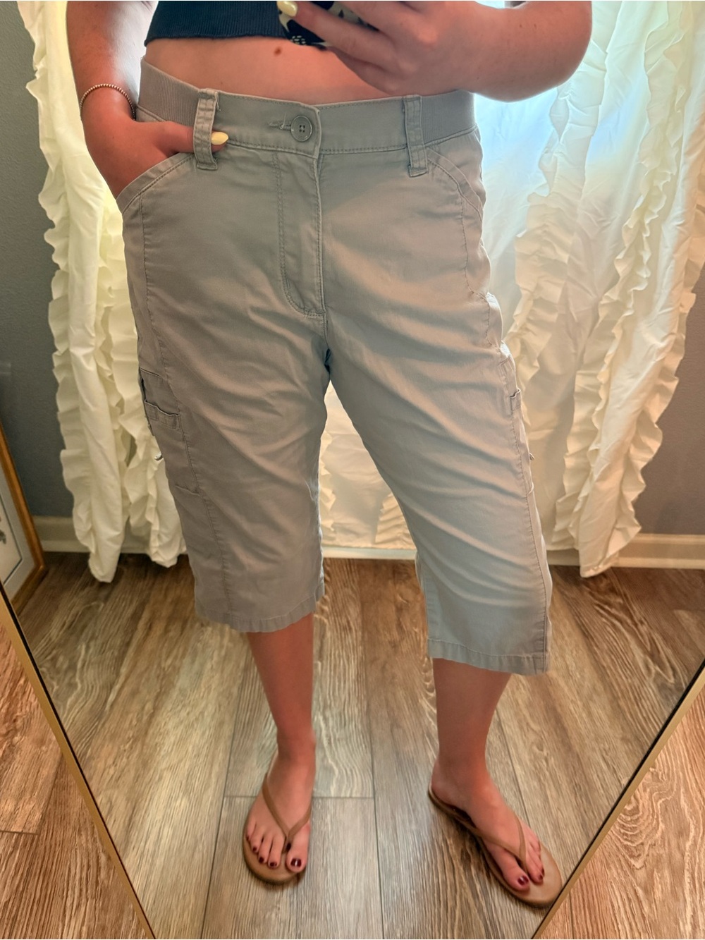Lee Grey Capri Pants